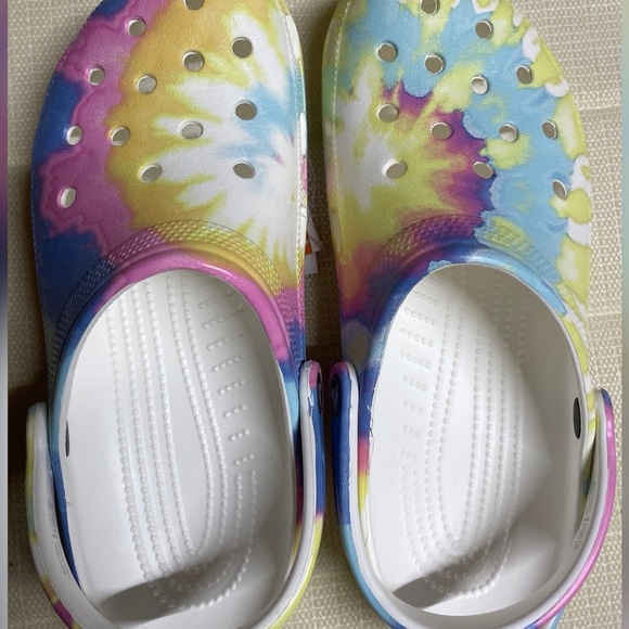 FLASH SALE!!! CROCS Yellow and Blue Water Shoes with Adjustable Heel Strap - Picture 2 of 2